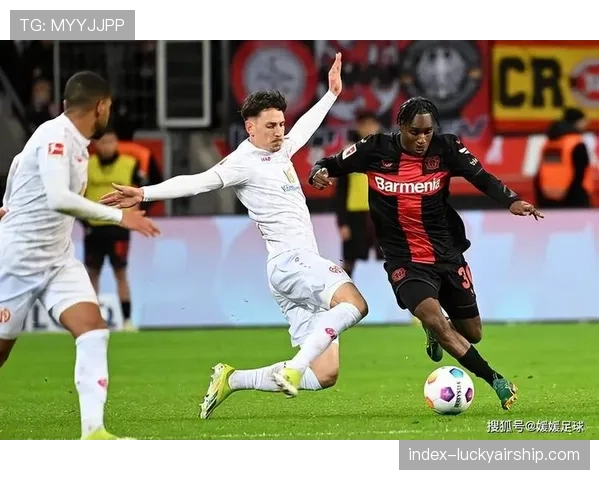 特写镜头:弗赖堡老将金特尔完成职业生涯第500次德甲出场 特写镜头:弗赖堡老将金特尔完成职业生涯第500次德甲出场